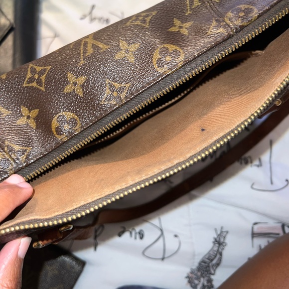 Beautiful Authentic Totally - Picture 12 of 15